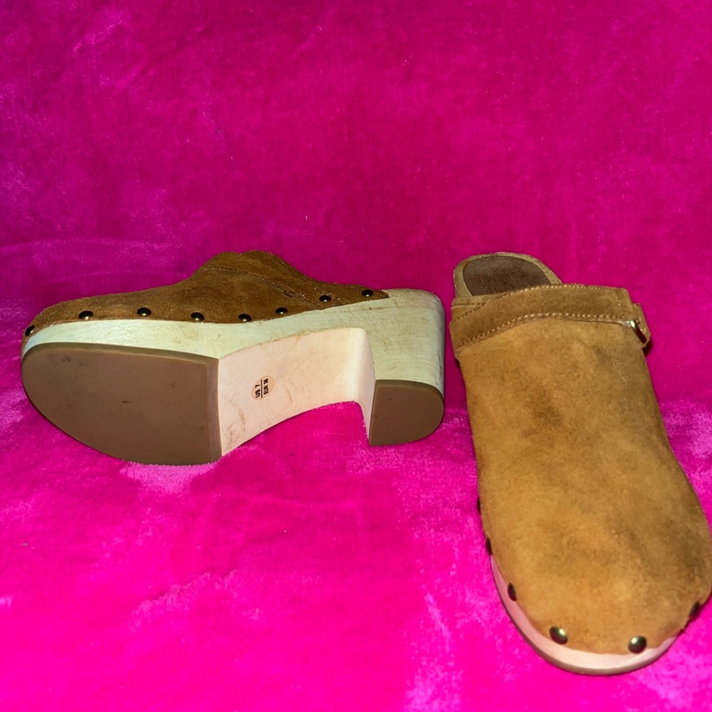 Gap- Brown Suede Clogs